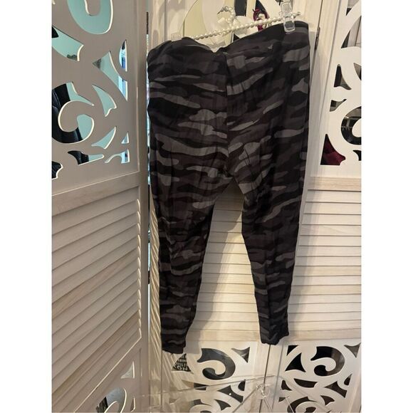 Torrid premium leggings/Pants ouija skull halloween 1x - Picture 5 of 7